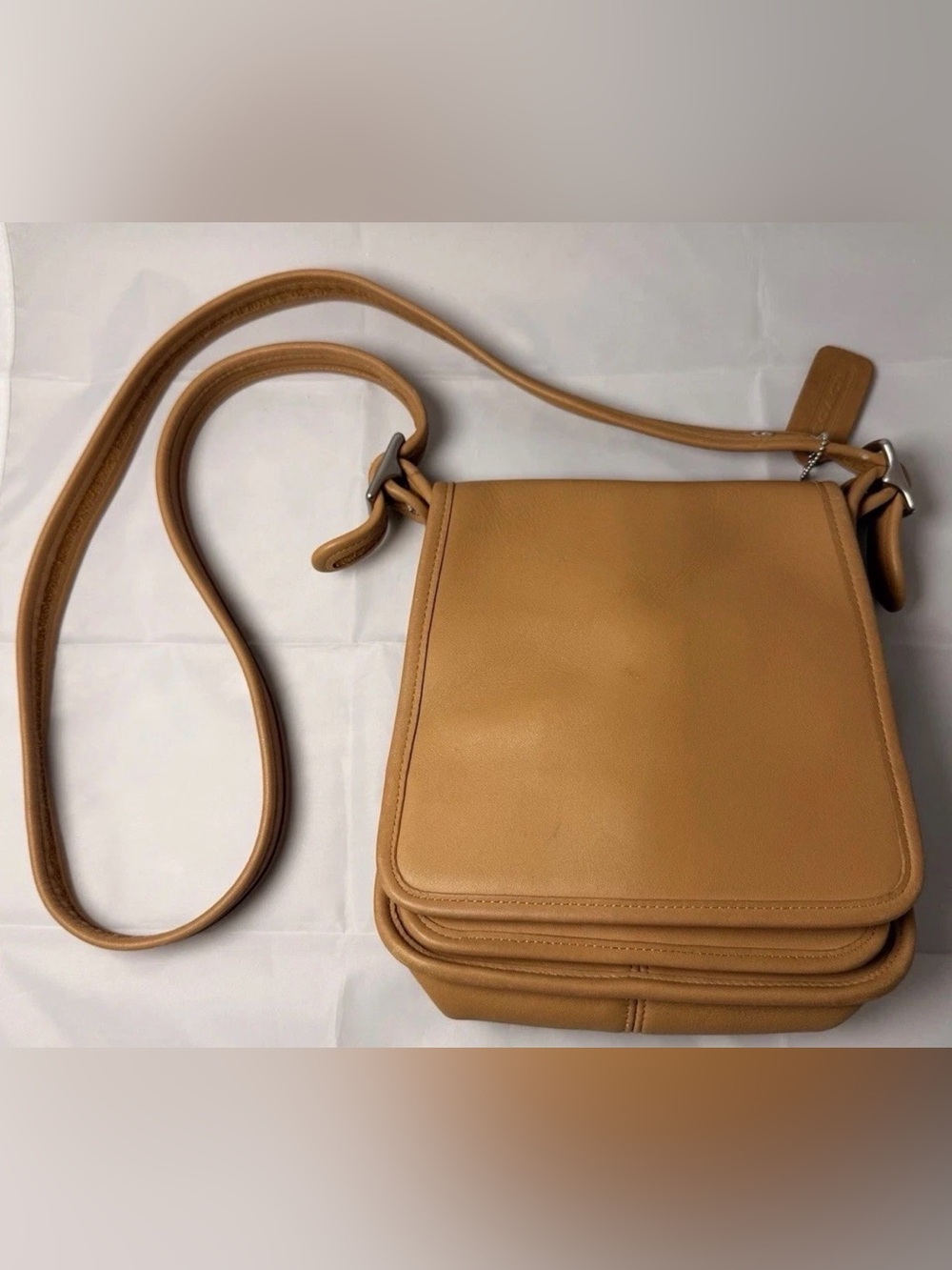 Vintage Coach Legacy 9145 Medium Studio Flap Leather Crossbody Bag USA Tan